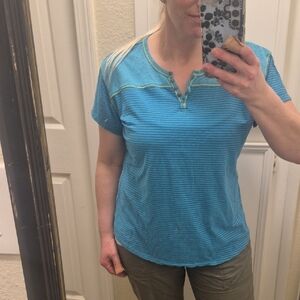 Kuhl Blue Striped Short Sleeve V-neck Top Size XL EUC!